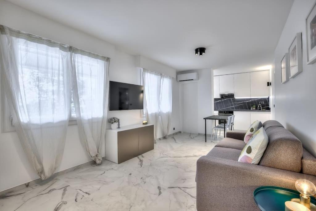 The White Cocoon In Antibes City Εξωτερικό φωτογραφία